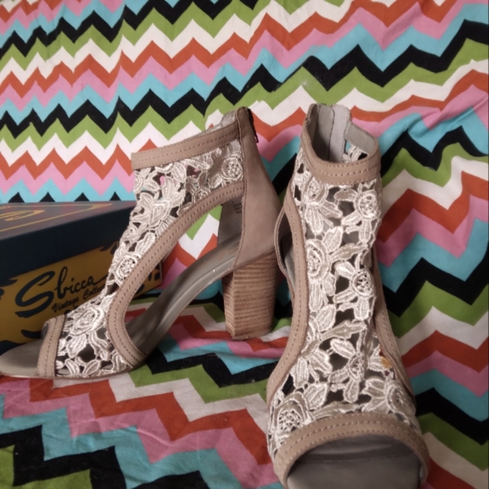 Sbicca peep-toe Leather & Lace  with zipper closure. Worn once So cute & sexy